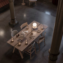 画像をギャラリービューアに読み込む, アウトライン チェア(ホワイト)