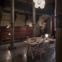 画像をギャラリービューアに読み込む, アウトライン チェア(ホワイト)