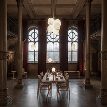 画像をギャラリービューアに読み込む, アウトライン チェア(ホワイト)