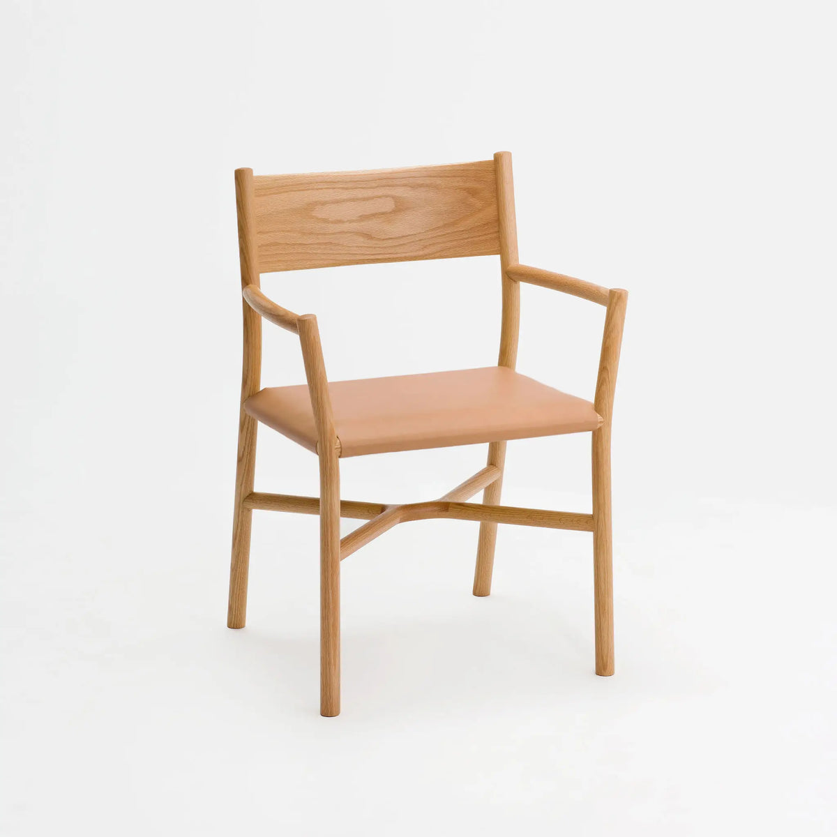 Ariake_Packshot_Ariake_Arm_Oak