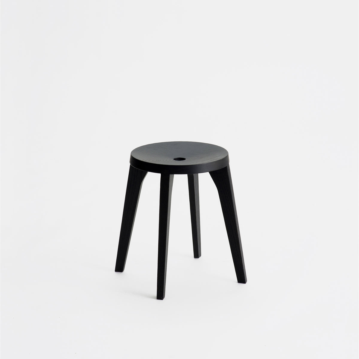 完成品 Ariake_Packshot_Dovetail_4Legs スツール